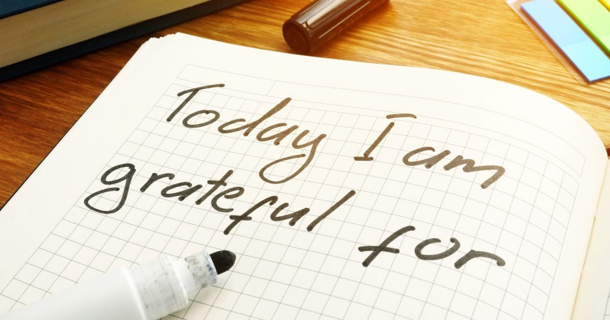 a note practicing gratitude